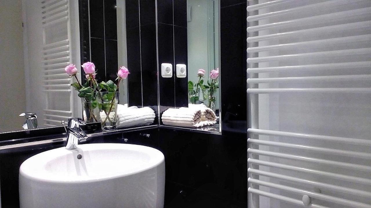 Hardi'S Hotel Инцелль Экстерьер фото
