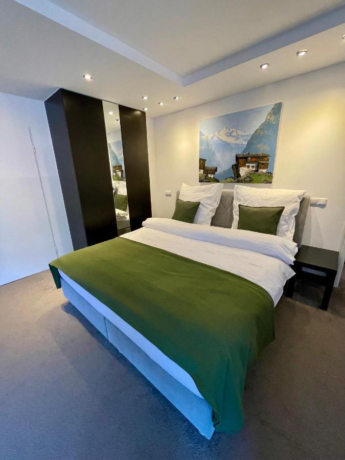 Hardi'S Hotel Инцелль Экстерьер фото