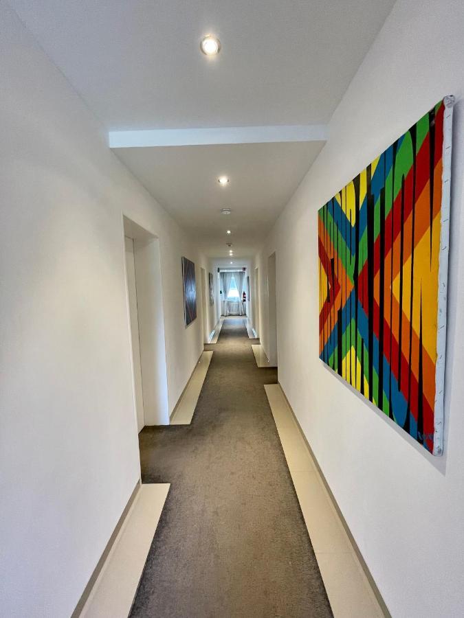 Hardi'S Hotel Инцелль Экстерьер фото