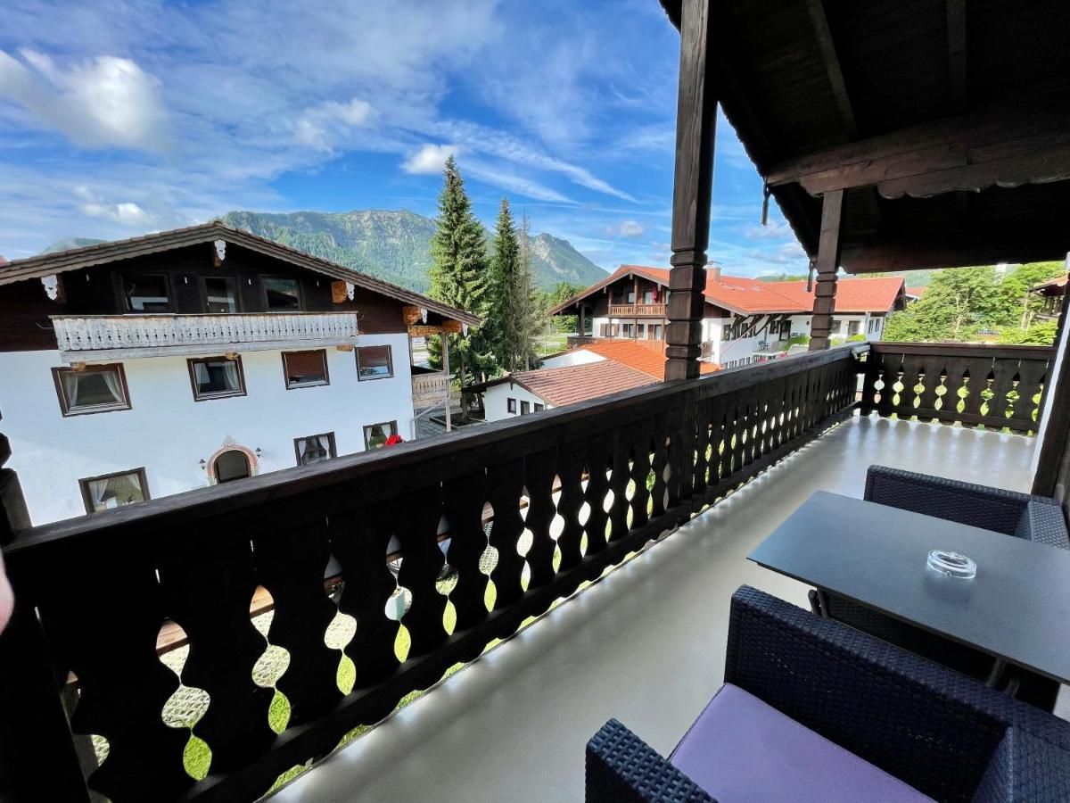 Hardi'S Hotel Инцелль Экстерьер фото