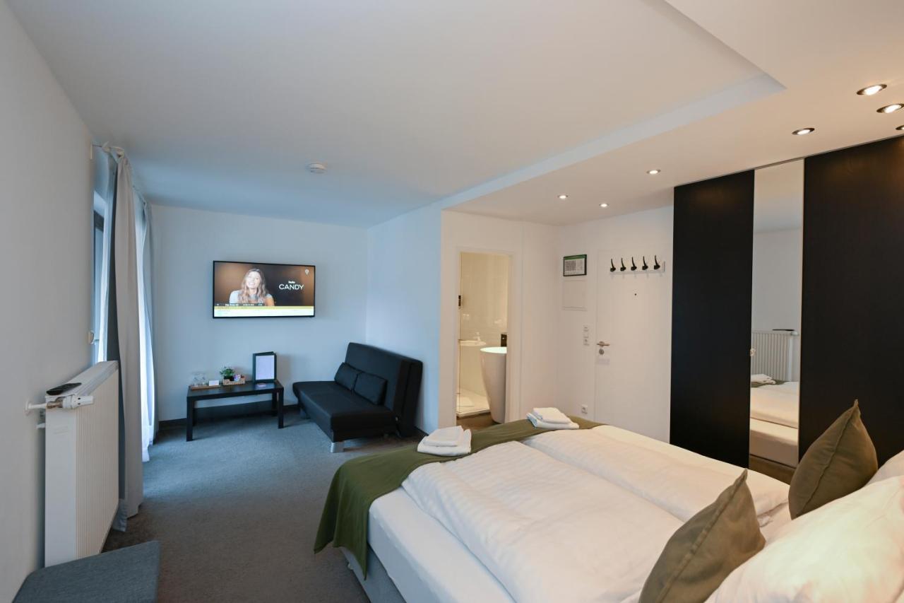 Hardi'S Hotel Инцелль Экстерьер фото