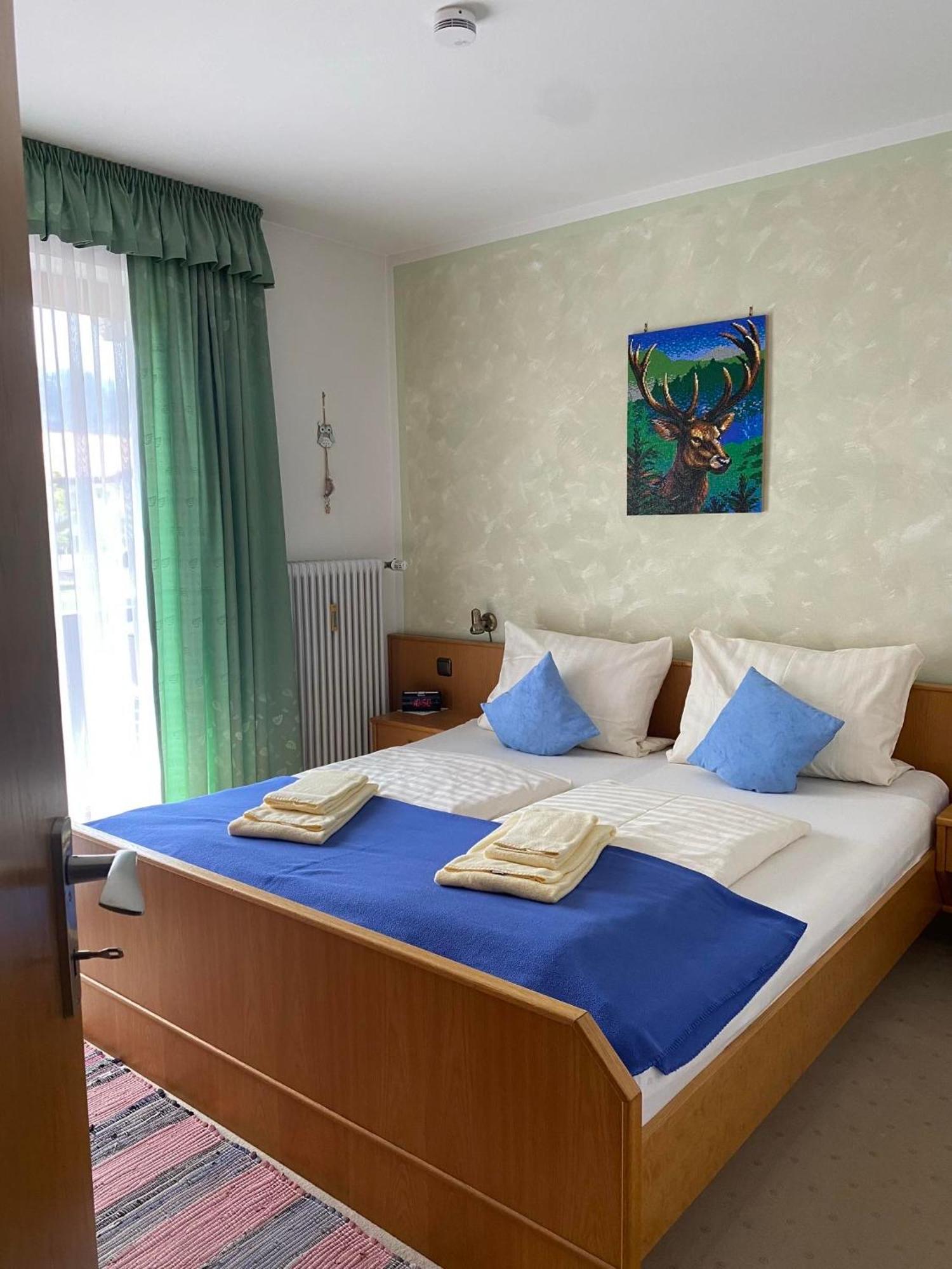 Hardi'S Hotel Инцелль Экстерьер фото